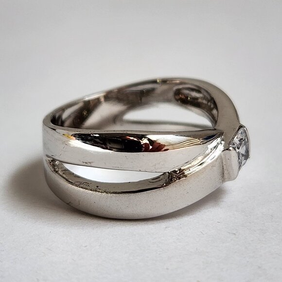 Vintage Estate Owned 18K GE Minimalist Ring Size 8 - Picture 4 of 11